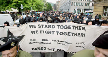 Manifestation de
      soutien au Kopi et aux espaces autonomes, Berlin, 8 mai 2007